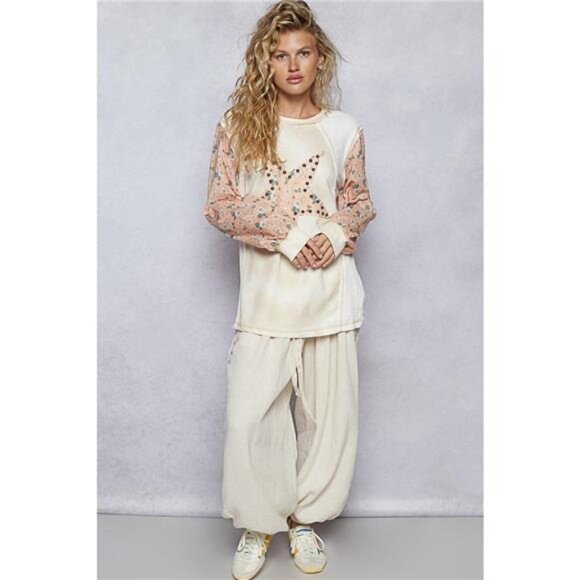 POL Exposed Seam Star Patch Thermal Top with Floral Sleeves - Picture 6 of 6